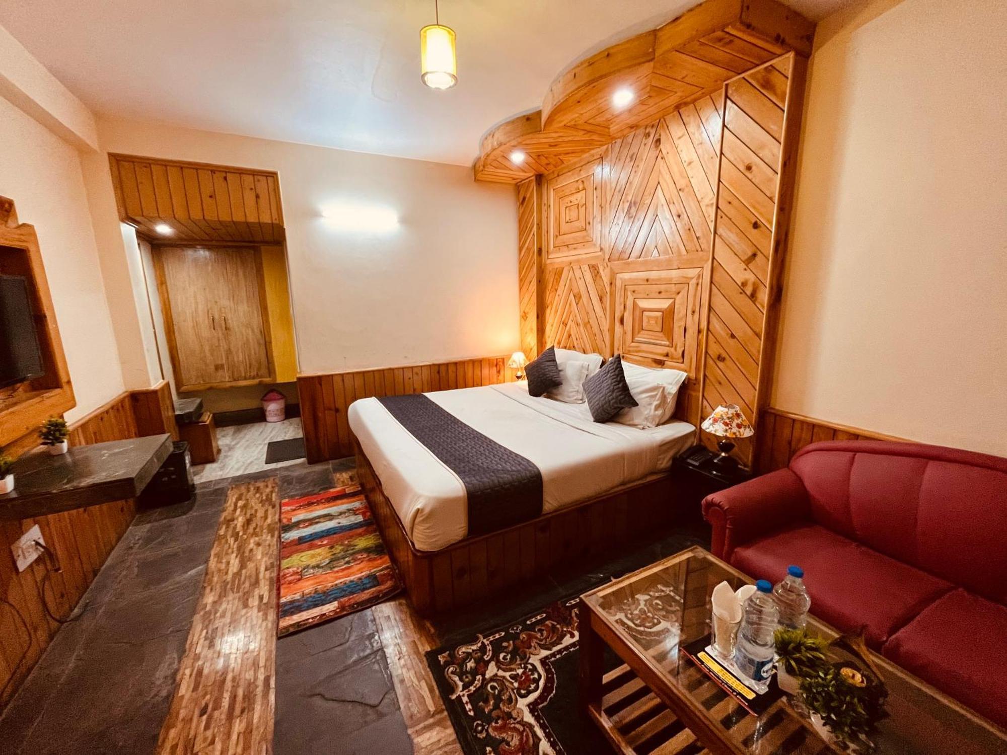 Hotel Hollywood Manali - Scenic River & Mountain View With Premium Rooms 外观 照片