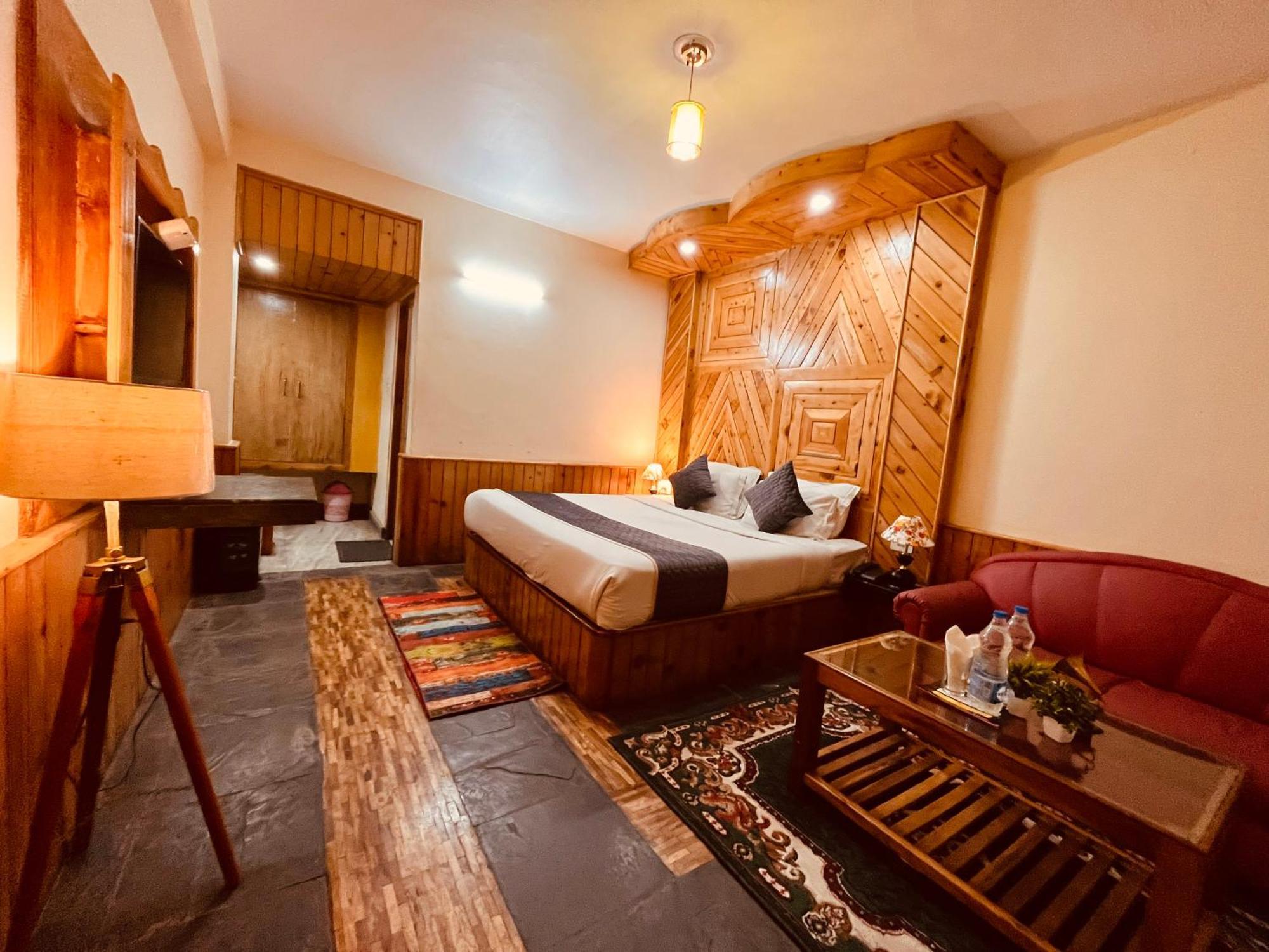 Hotel Hollywood Manali - Scenic River & Mountain View With Premium Rooms 外观 照片